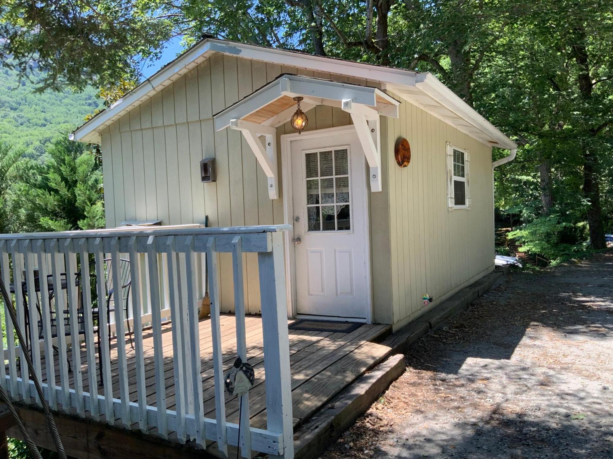The Chimney Rock Inn & Cottages Extérieur photo