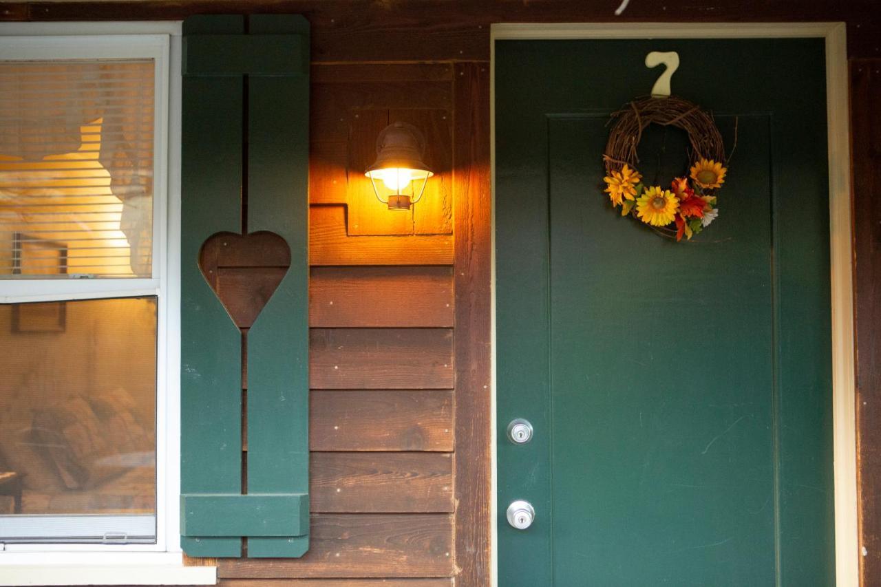 The Chimney Rock Inn & Cottages Extérieur photo