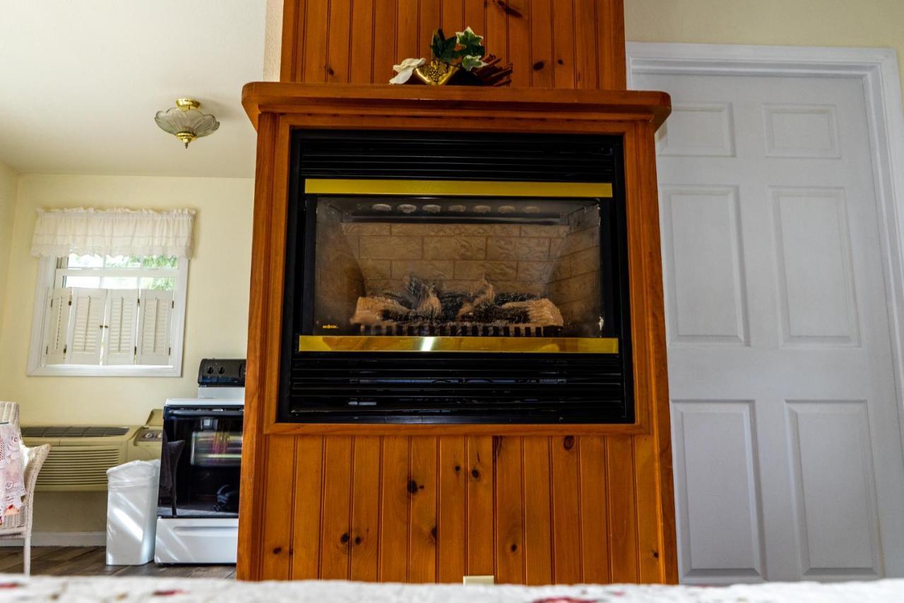 The Chimney Rock Inn & Cottages Extérieur photo
