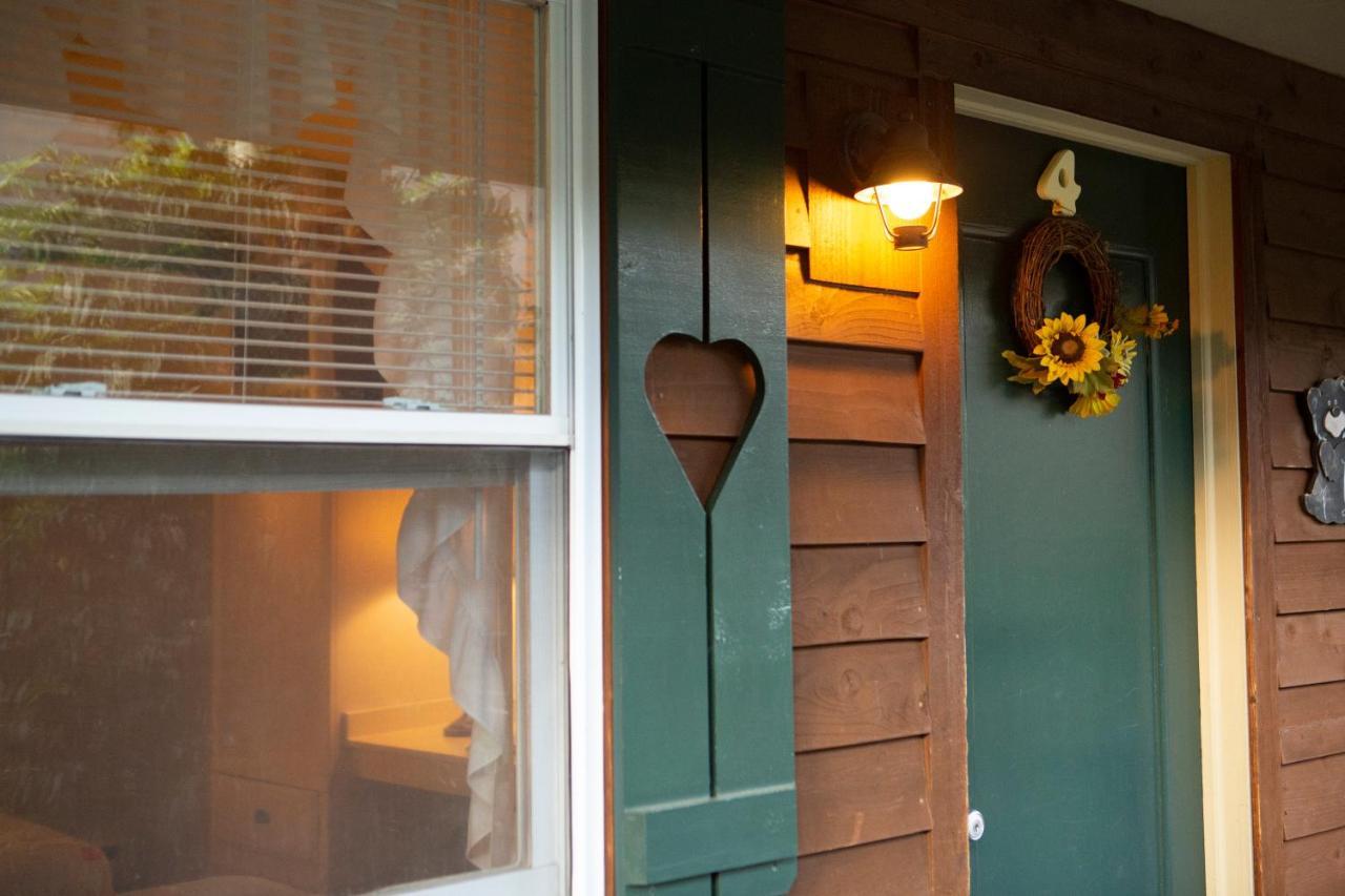 The Chimney Rock Inn & Cottages Extérieur photo