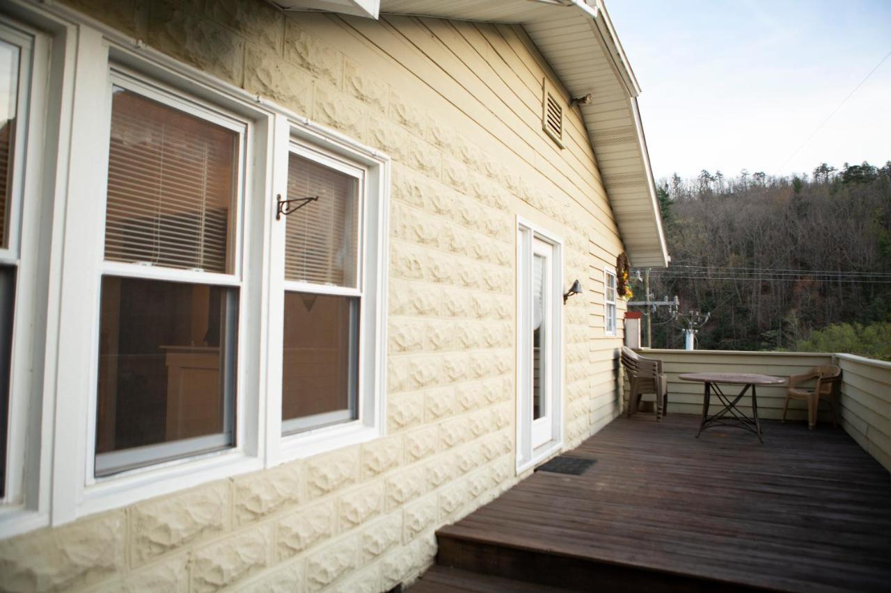 The Chimney Rock Inn & Cottages Extérieur photo