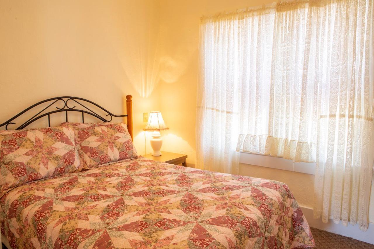 The Chimney Rock Inn & Cottages Extérieur photo