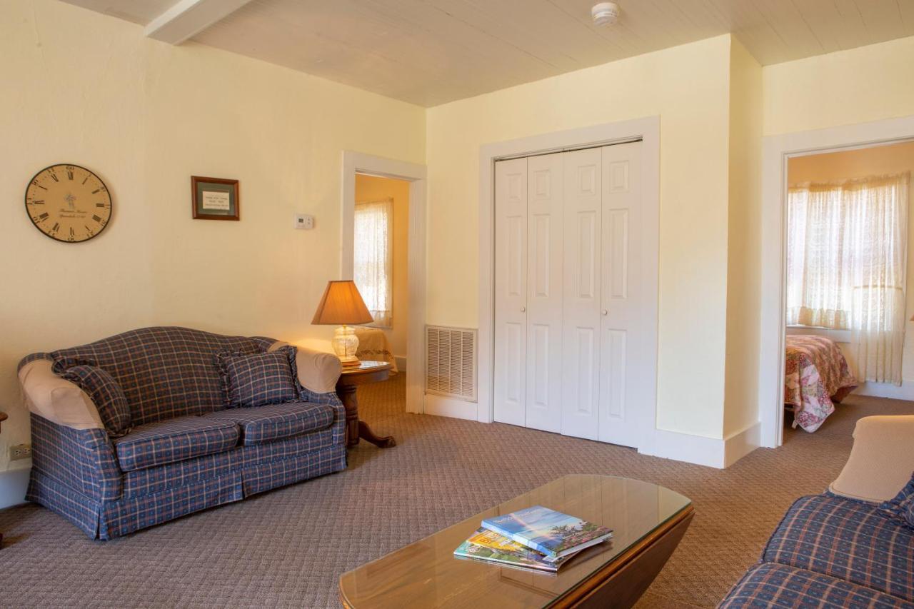 The Chimney Rock Inn & Cottages Extérieur photo