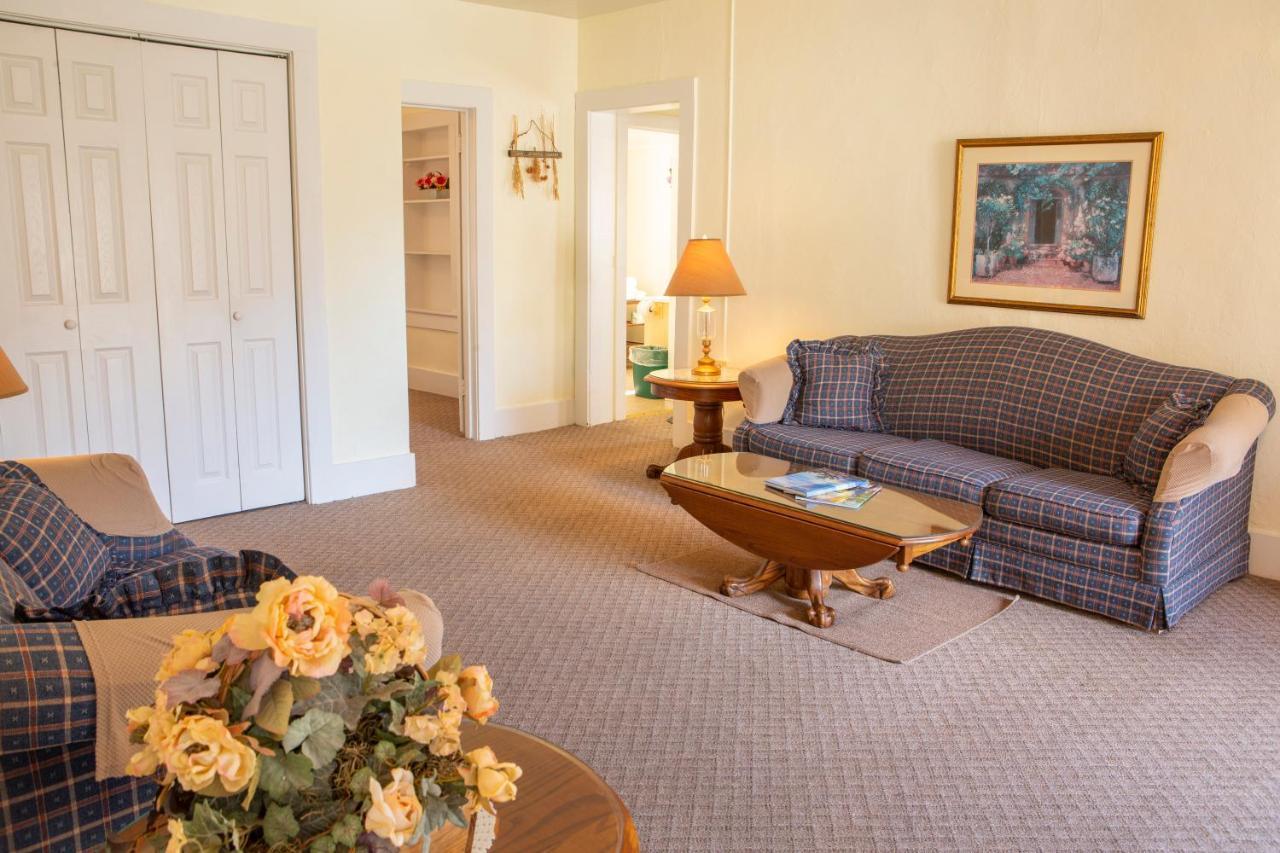 The Chimney Rock Inn & Cottages Extérieur photo
